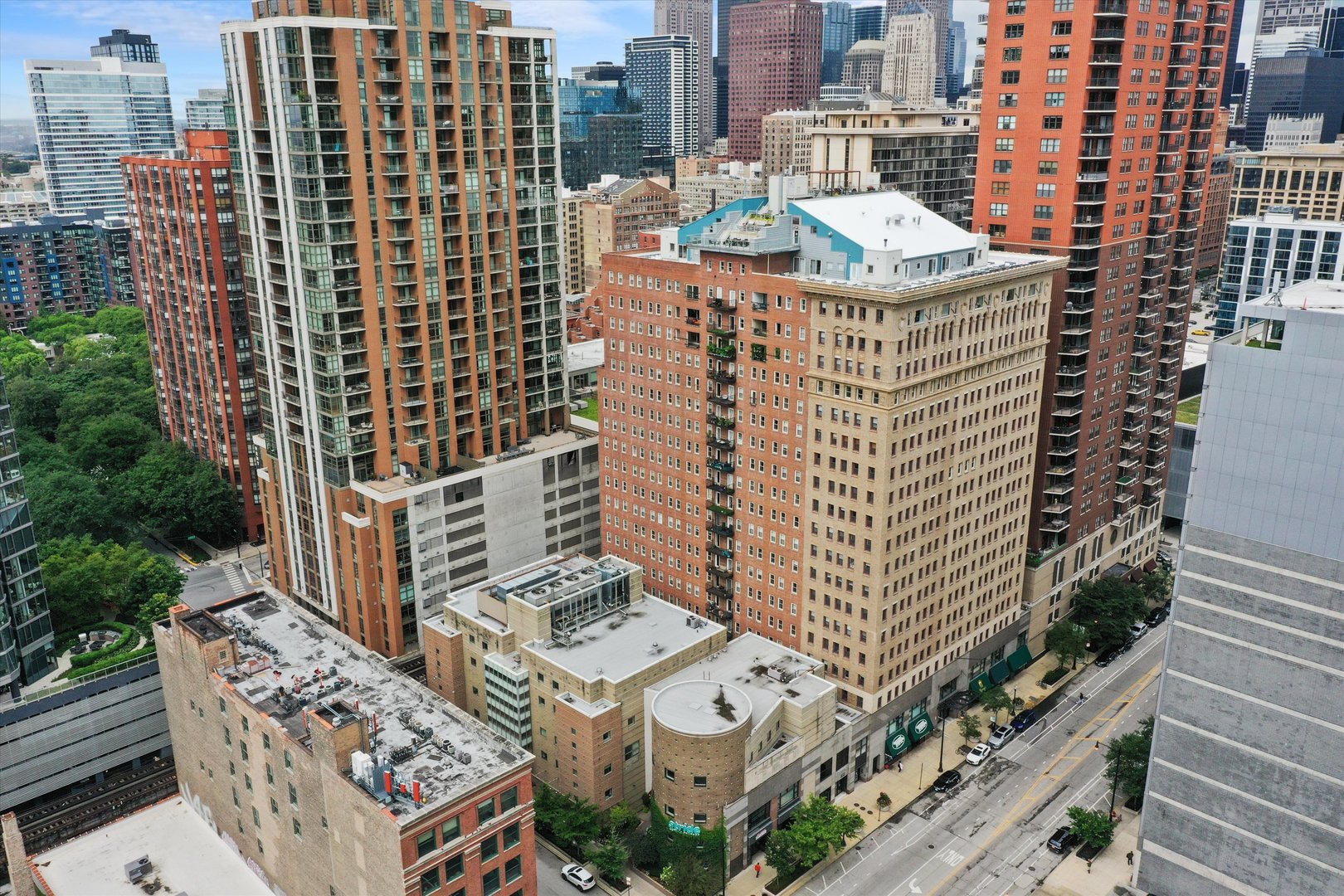 40 E 9TH Street Unit: 1201