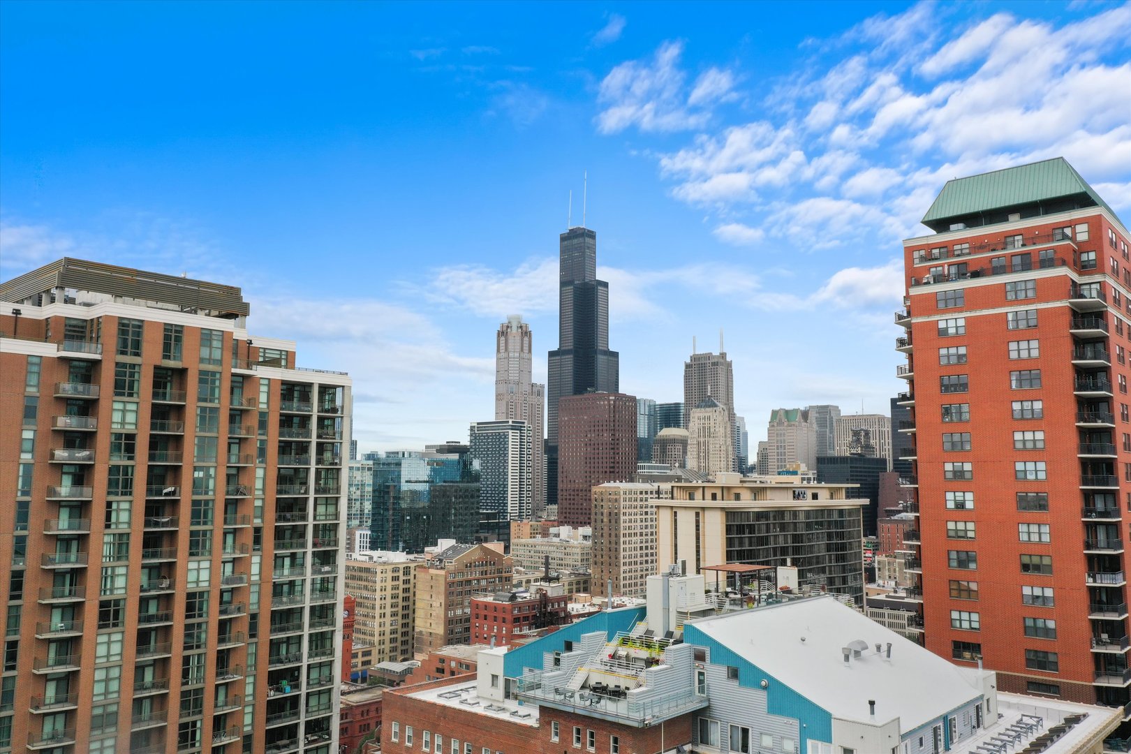 40 E 9TH Street Unit: 1201