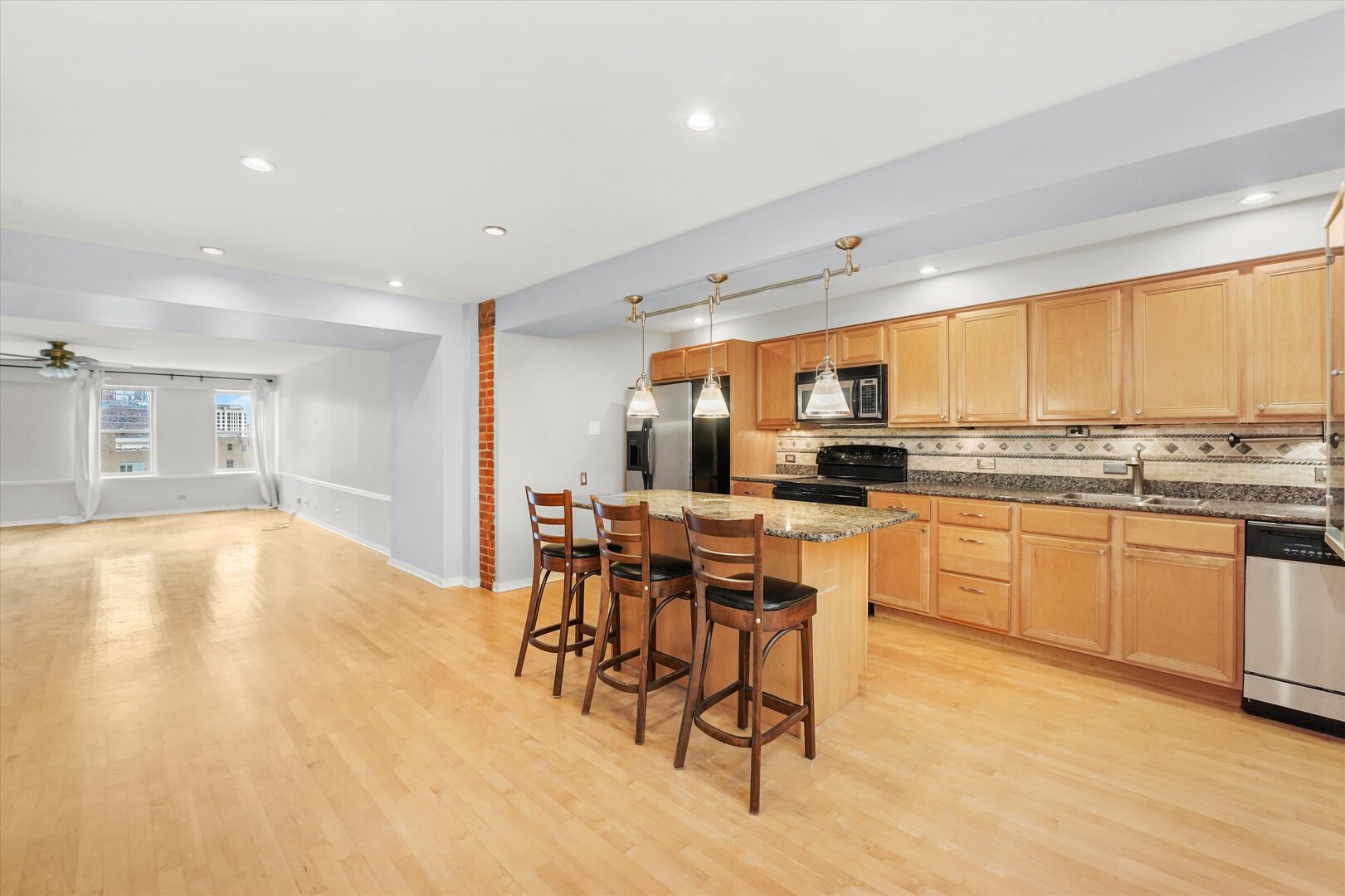 40 E 9TH Street Unit: 1201