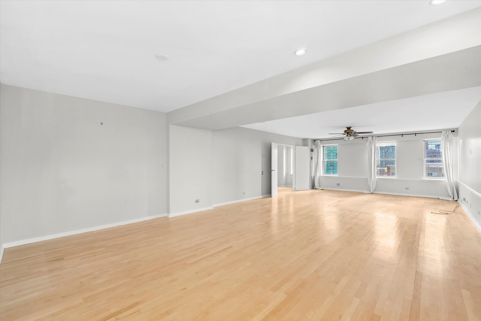 40 E 9TH Street Unit: 1201