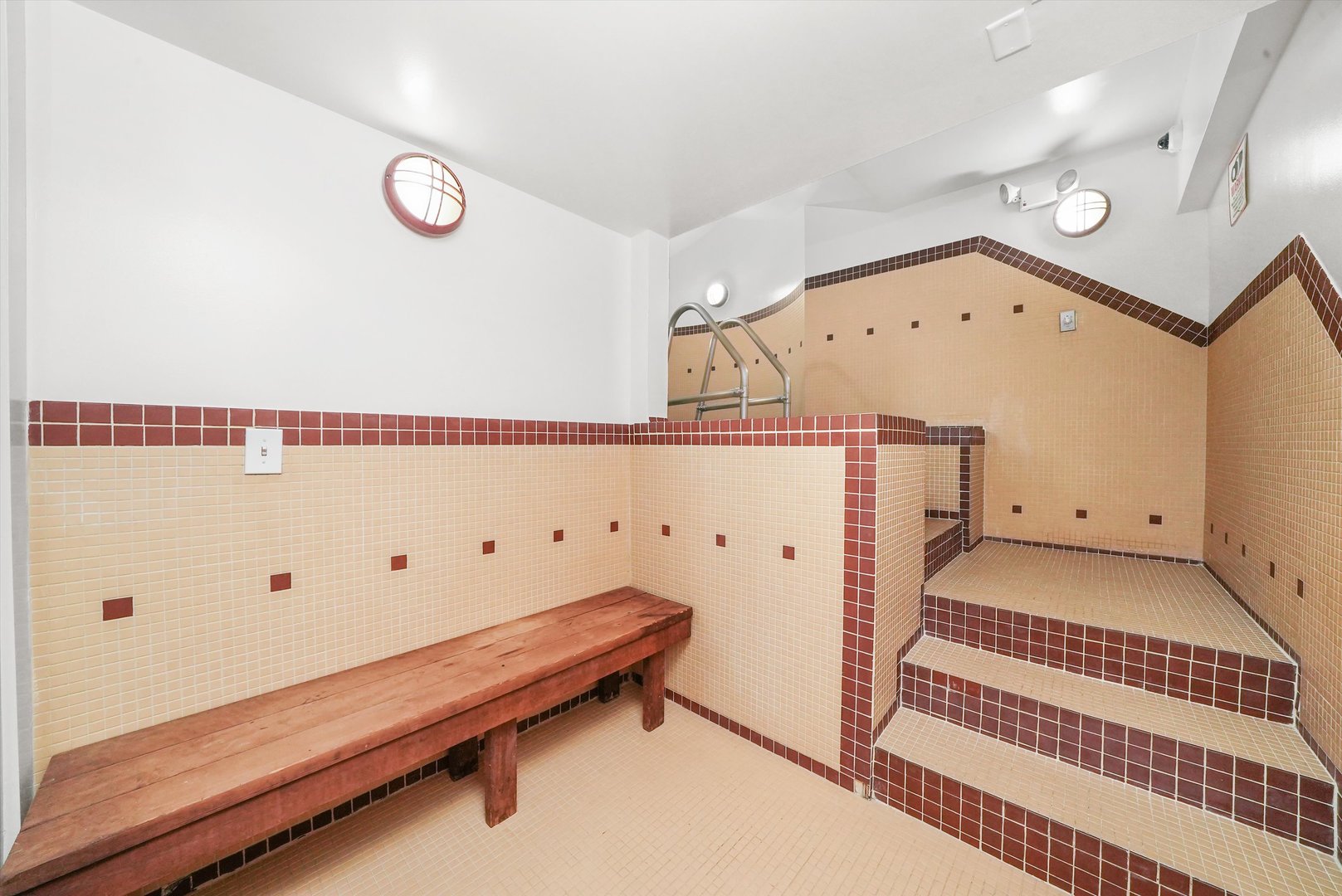 40 E 9TH Street Unit: 1201