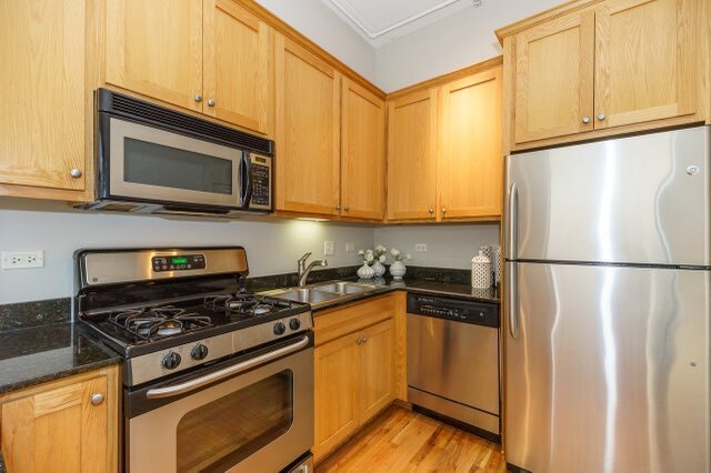 1919 S Michigan Avenue Unit: 404