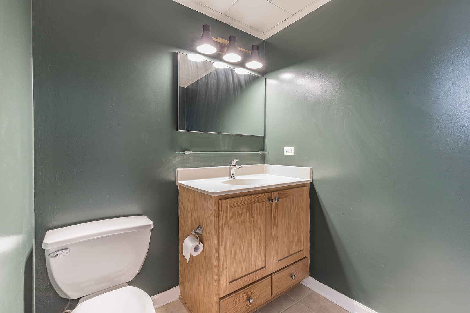 1919 S Michigan Avenue Unit: 404