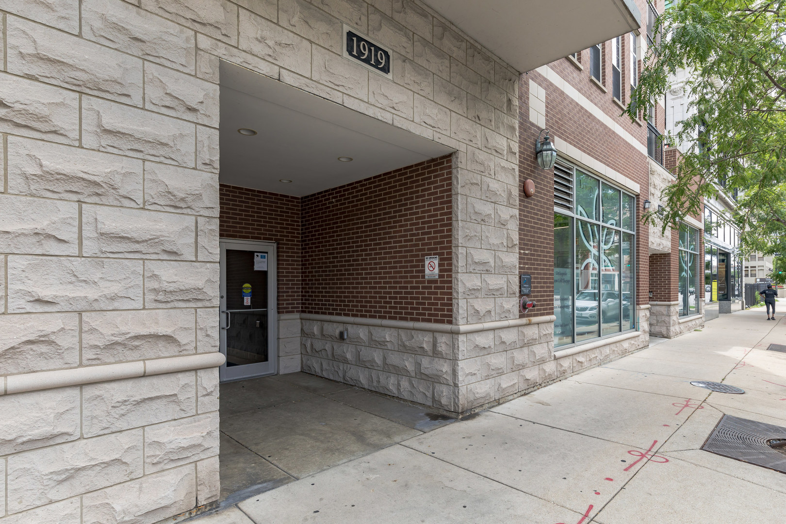 1919 S Michigan Avenue Unit: 404