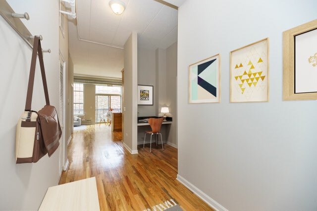 1919 S Michigan Avenue Unit: 404