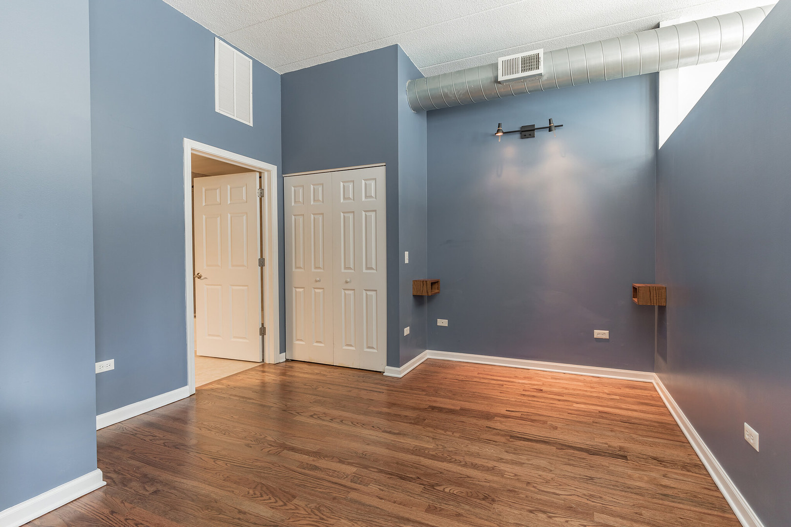 1919 S Michigan Avenue Unit: 404