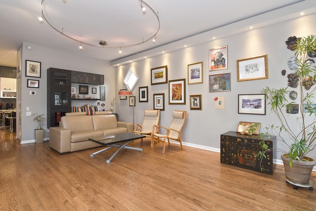 1127 W Cornelia Avenue