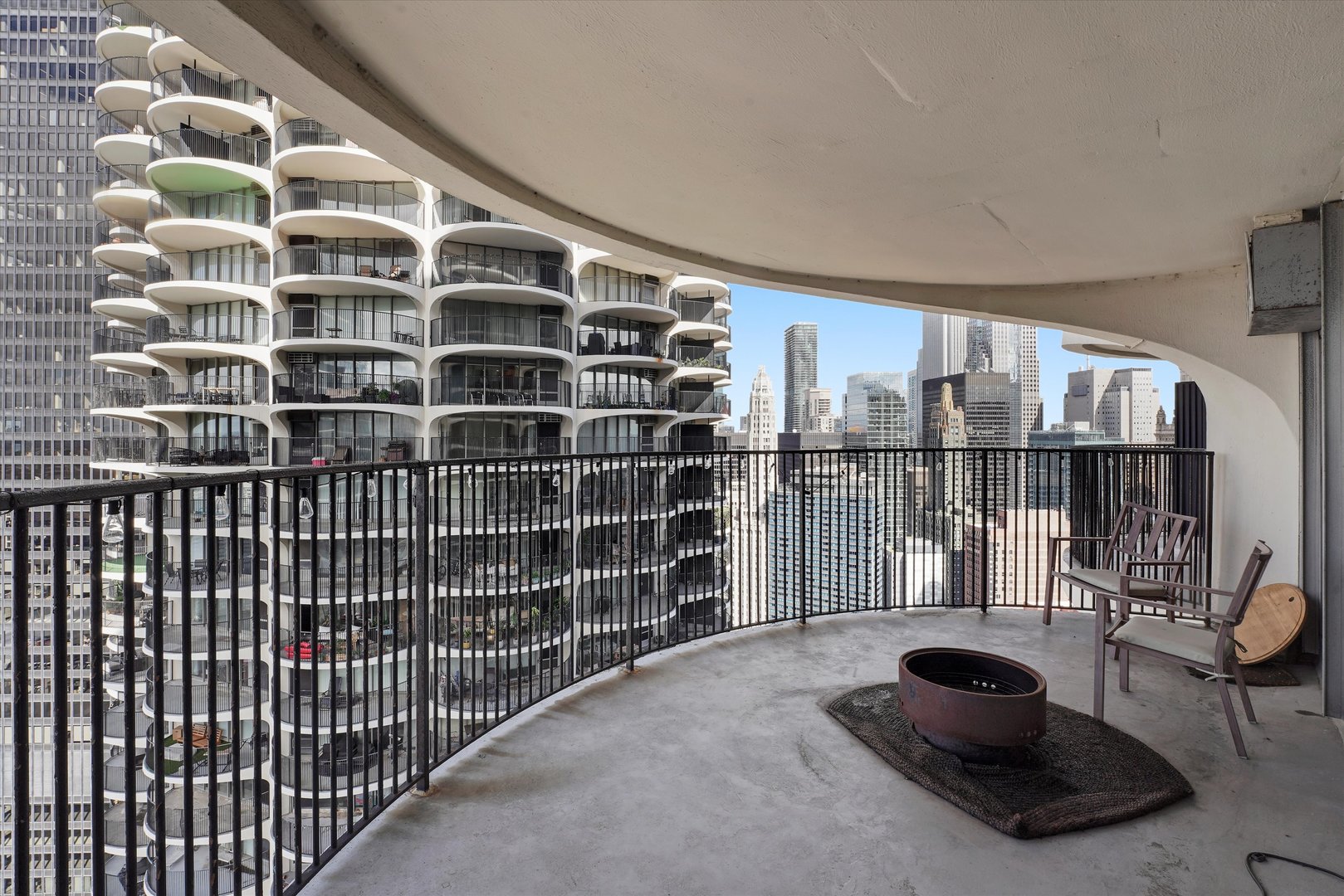 300 N State Street Unit: 4807