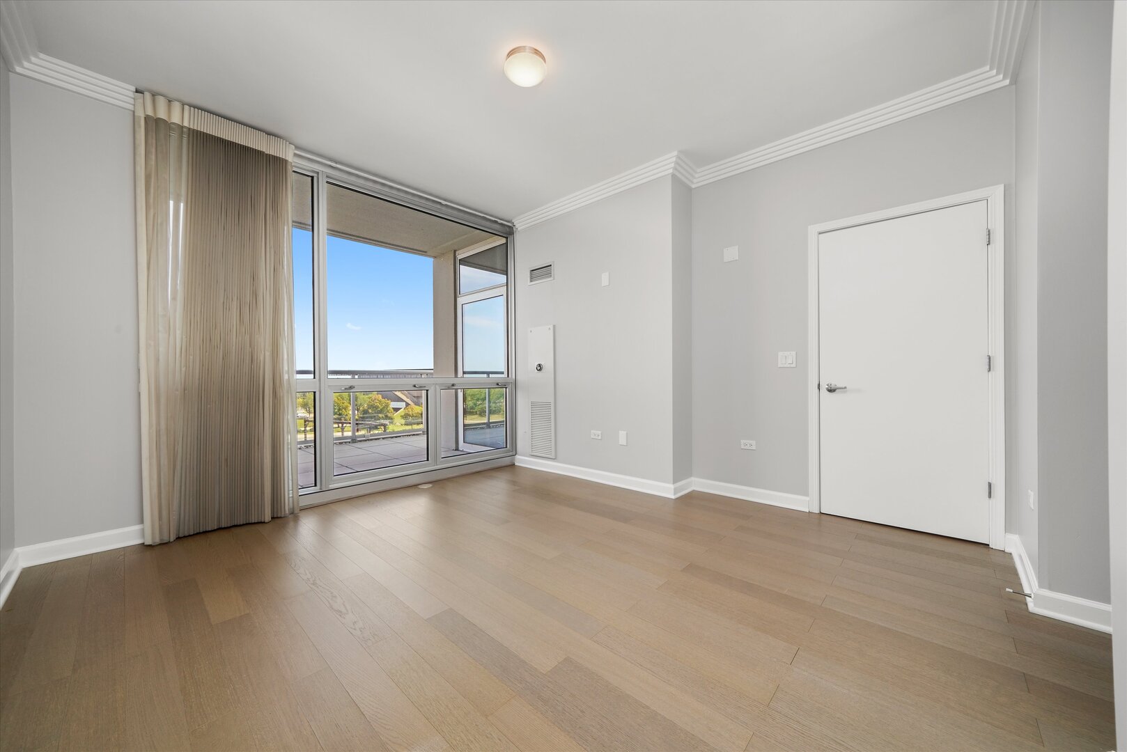 1901 S Calumet Avenue Unit: 606