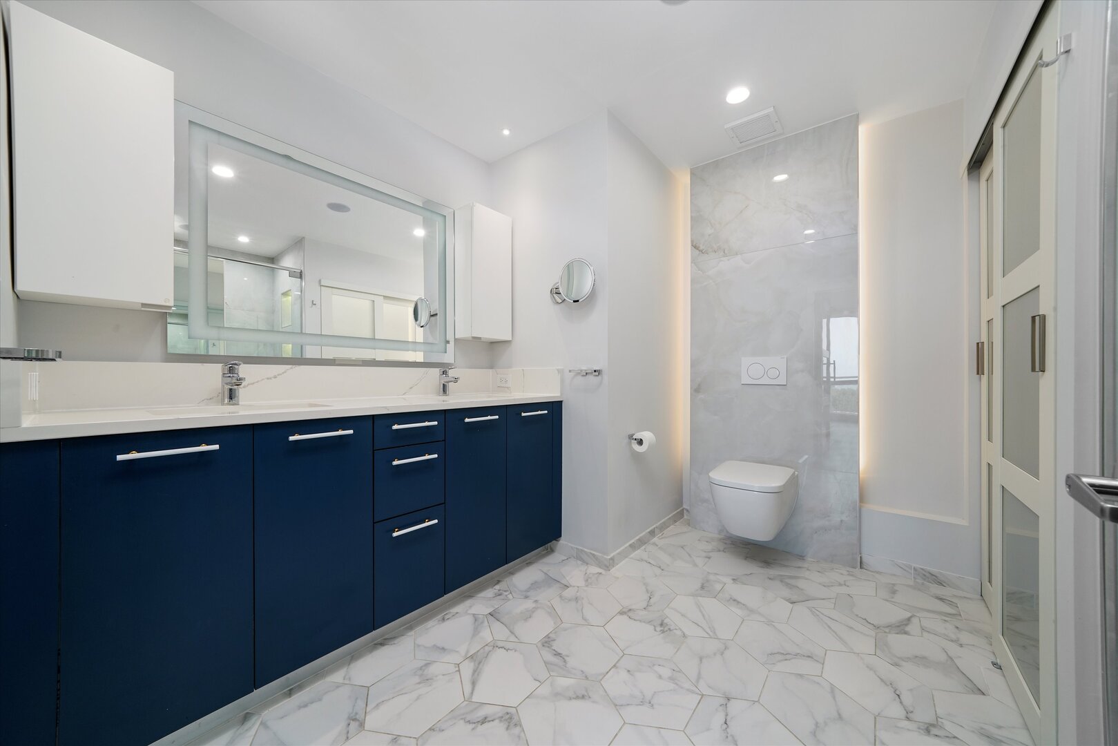 1901 S Calumet Avenue Unit: 606