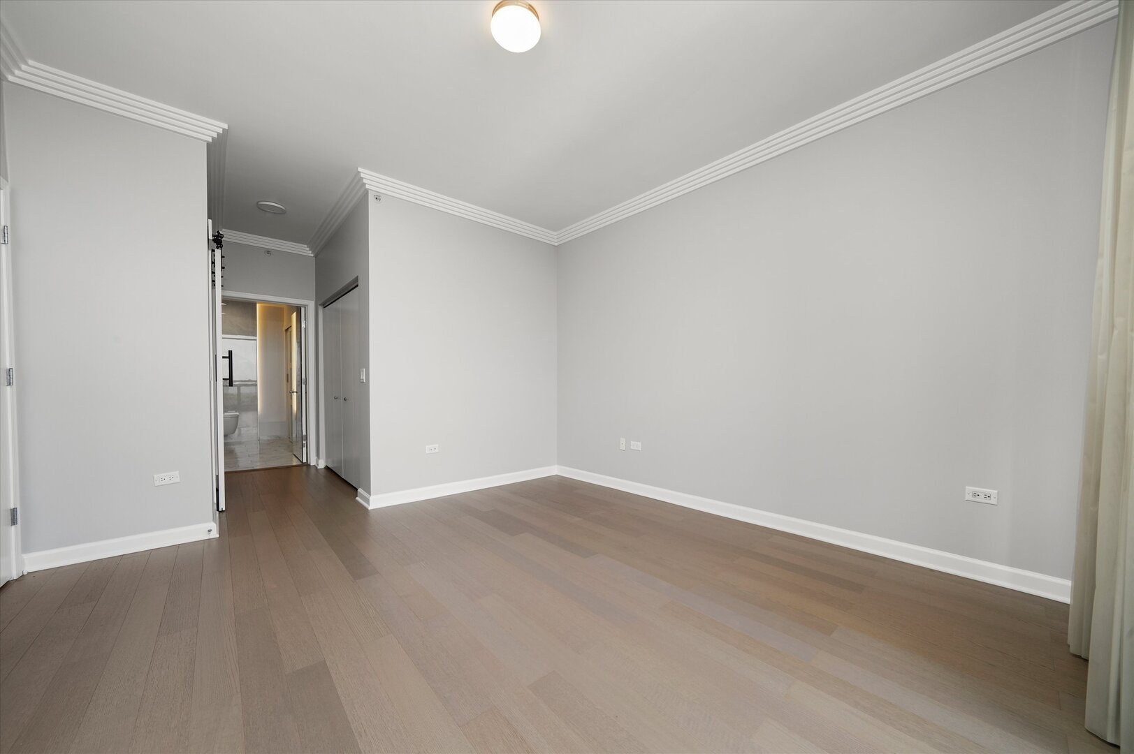 1901 S Calumet Avenue Unit: 606