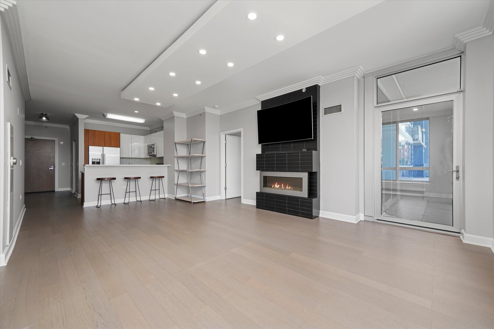 1901 S Calumet Avenue Unit: 606