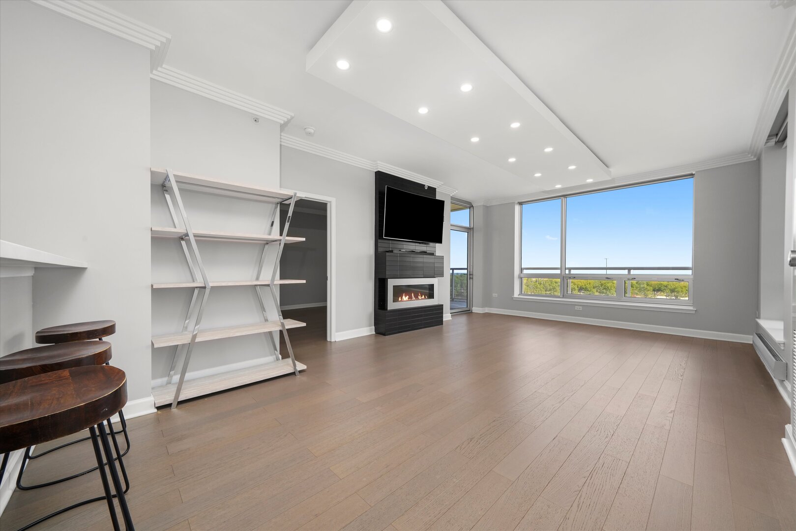 1901 S Calumet Avenue Unit: 606