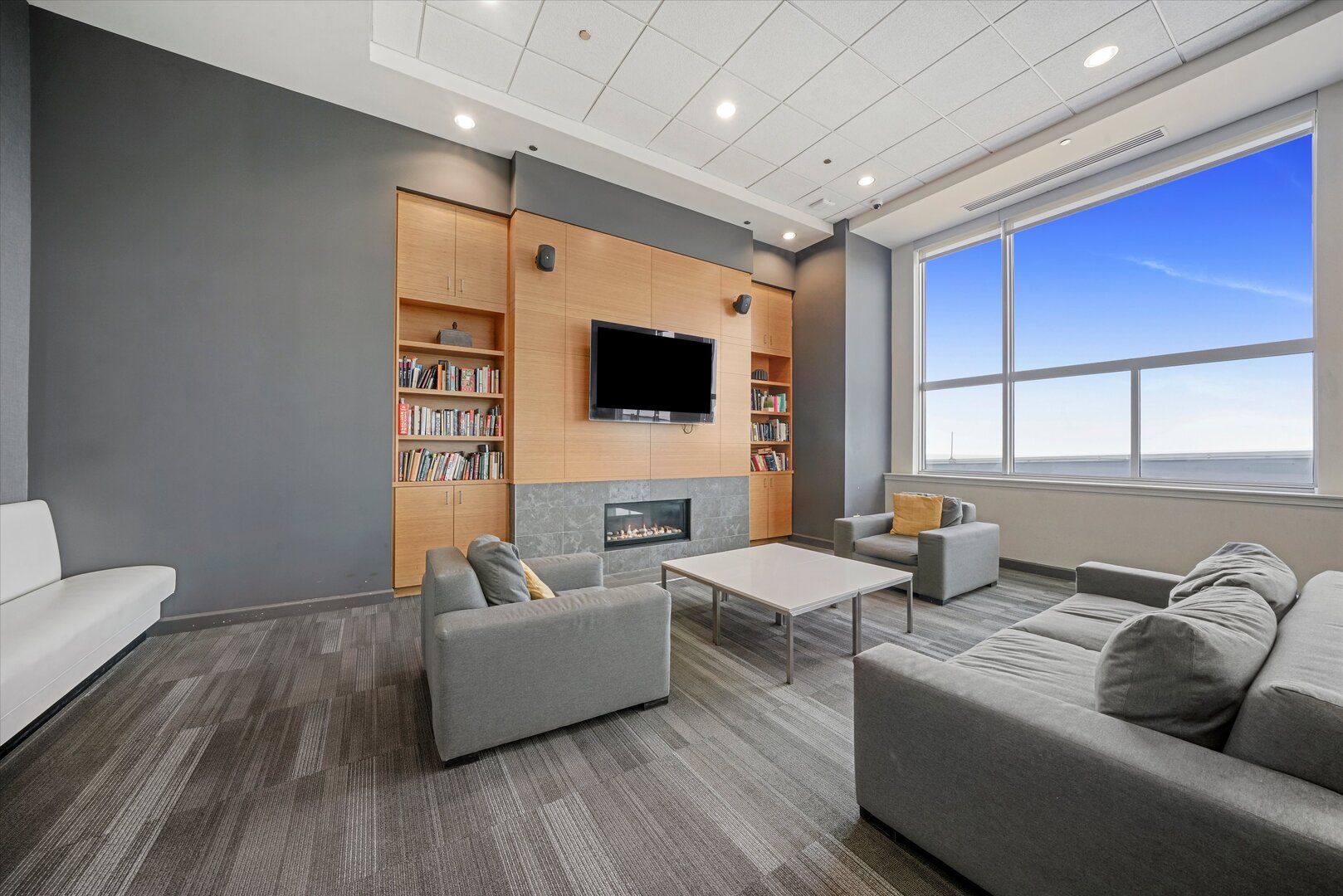 1901 S Calumet Avenue Unit: 606