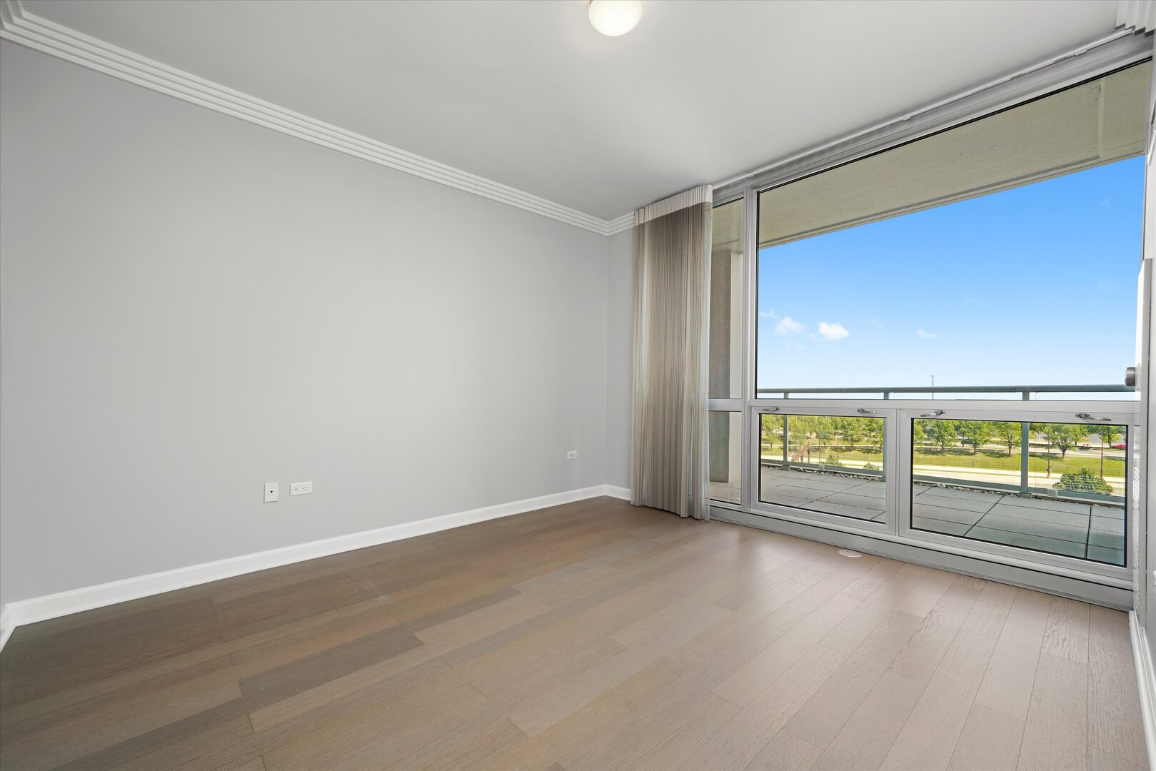 1901 S Calumet Avenue Unit: 606