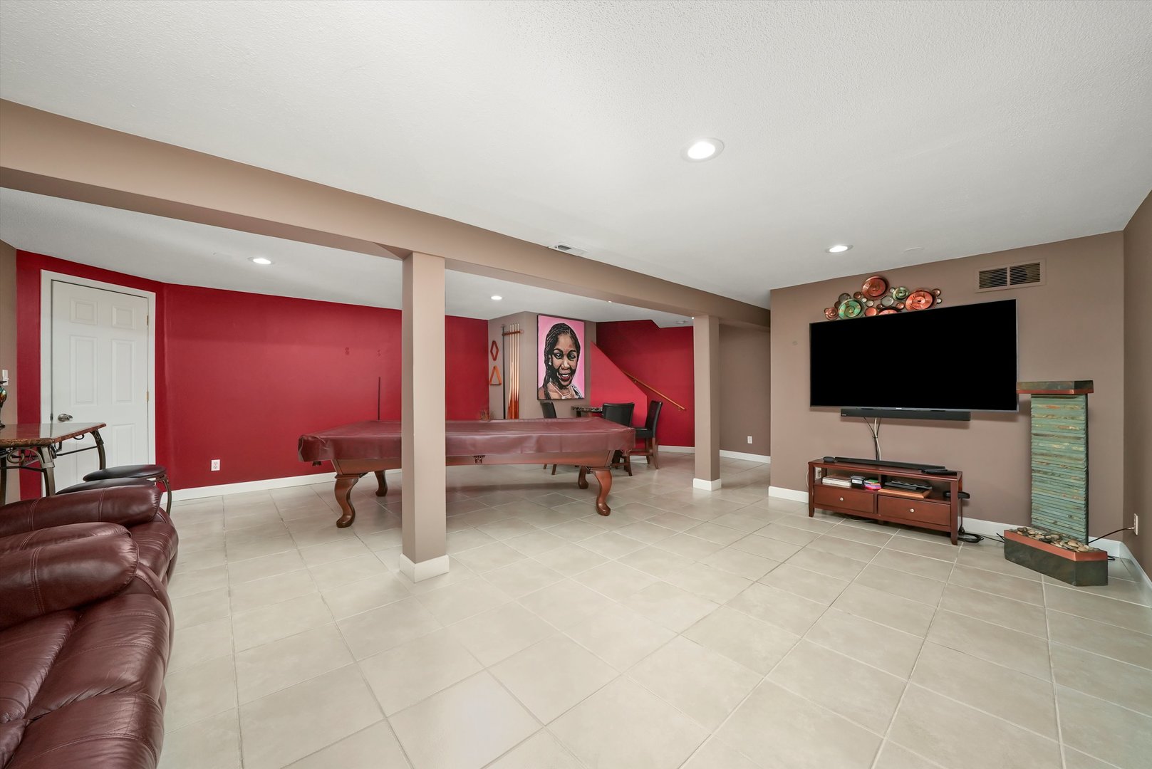 2571 Essex Drive