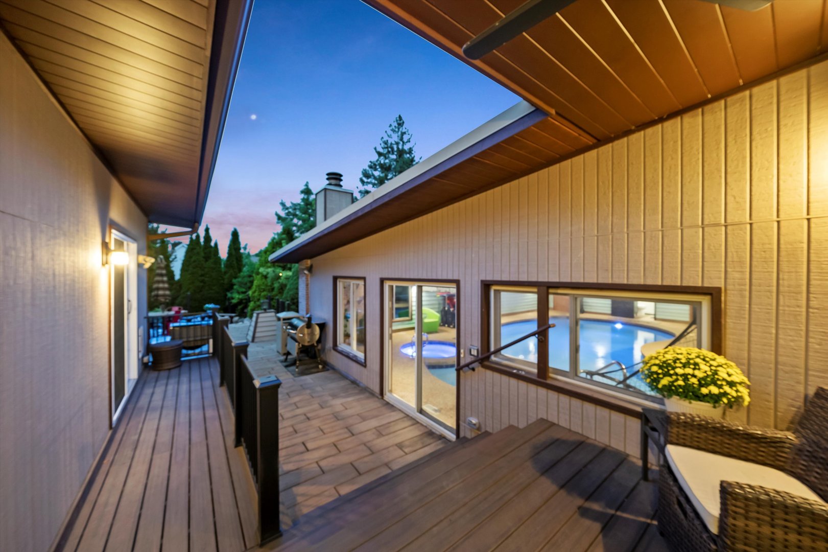 824 W Dorset Avenue W