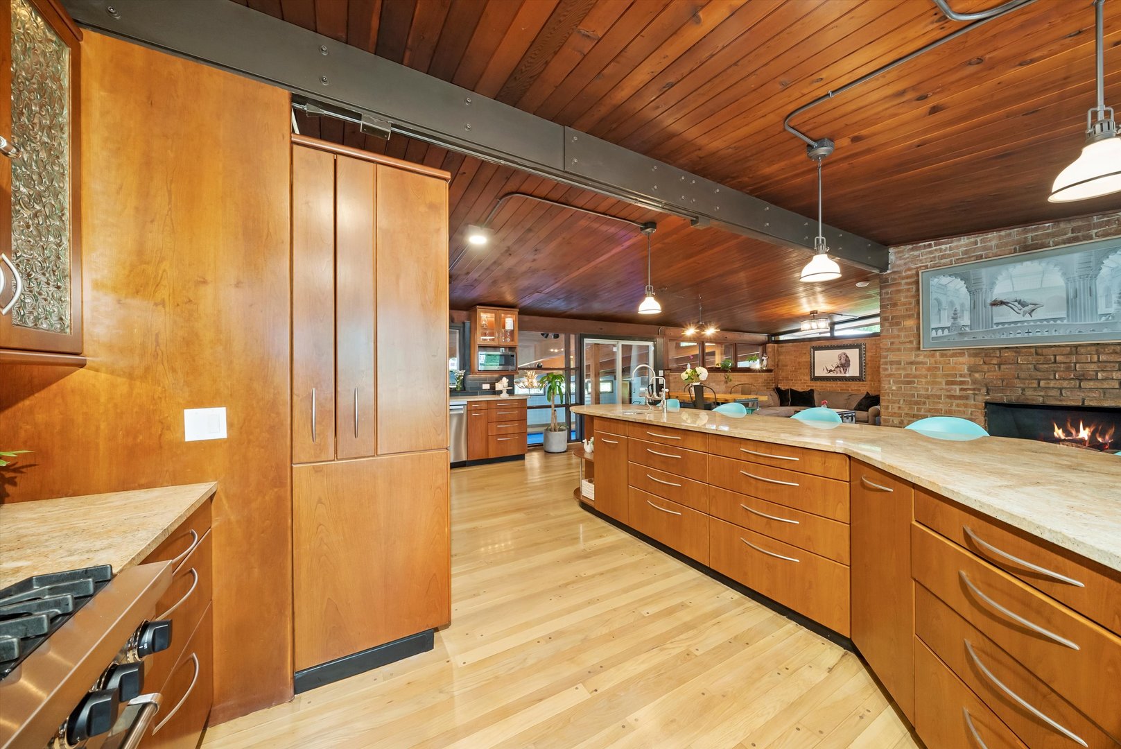 824 W Dorset Avenue W