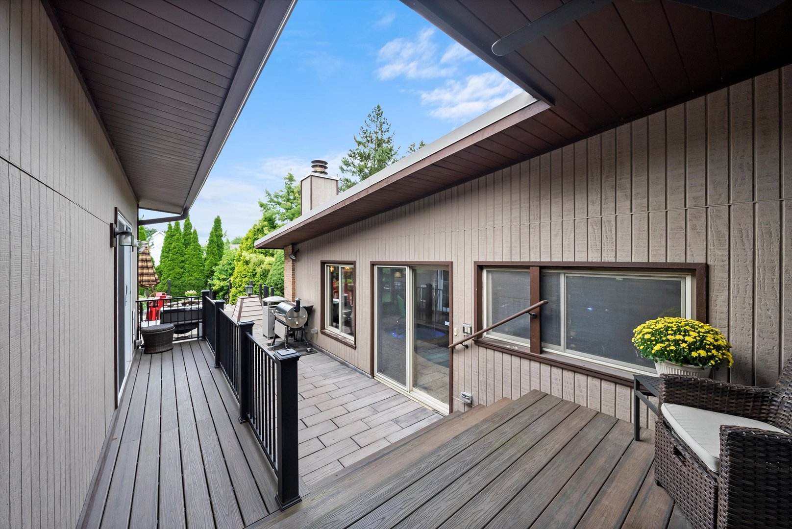 824 W Dorset Avenue W