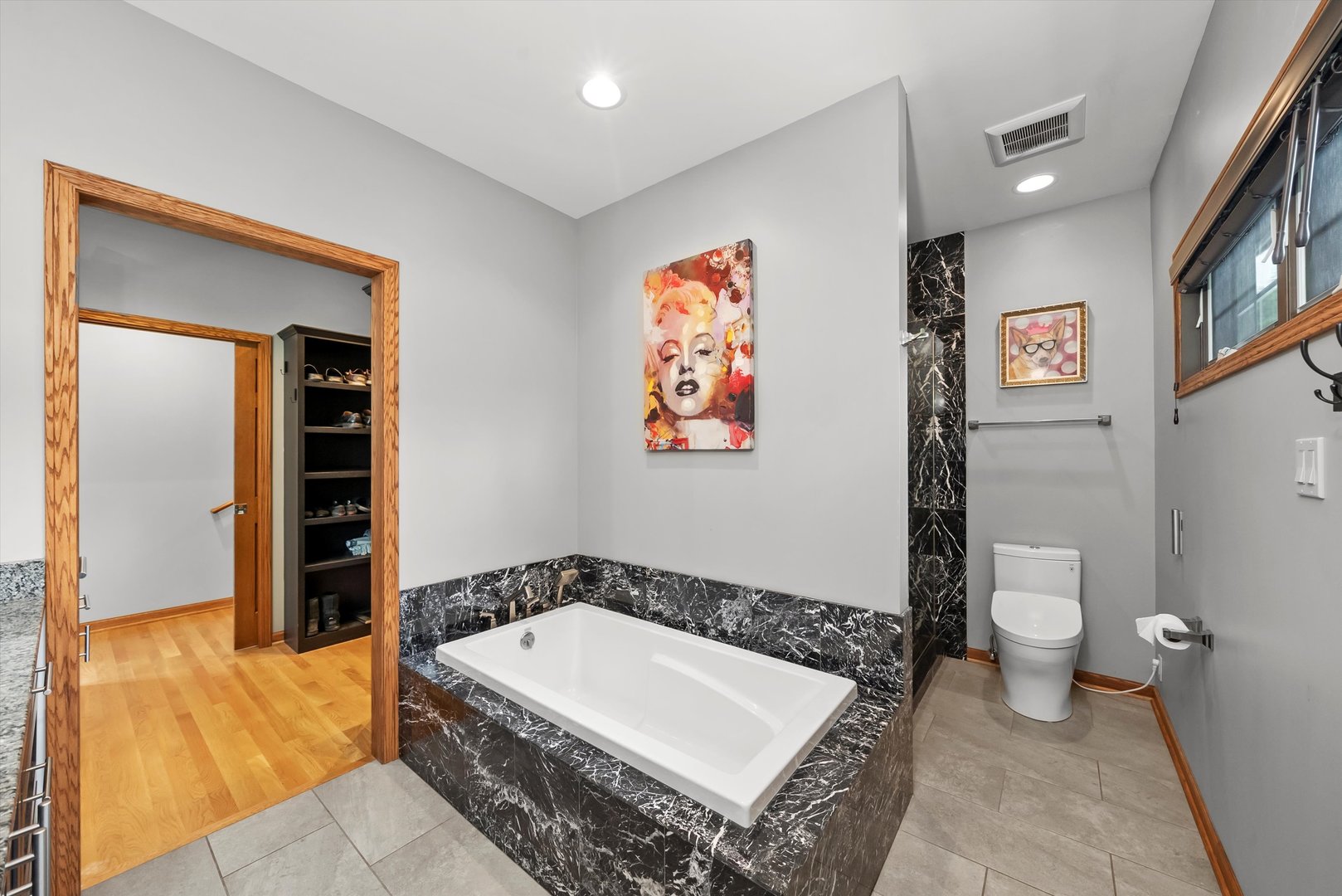 824 W Dorset Avenue W