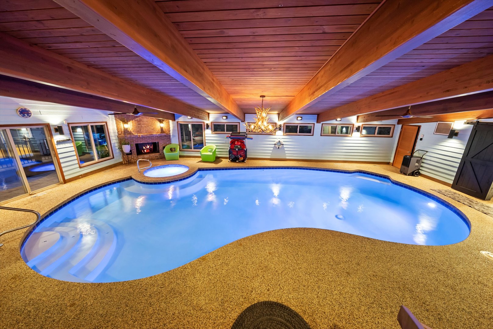 824 W Dorset Avenue W