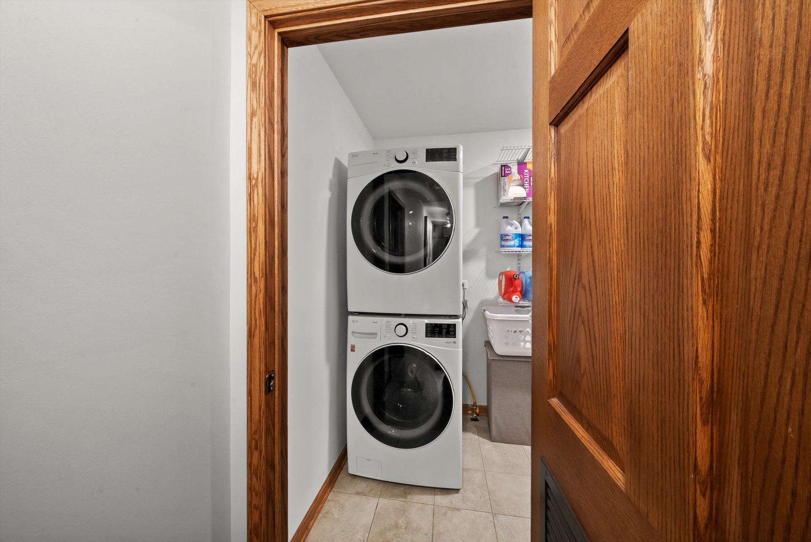 824 W Dorset Avenue W