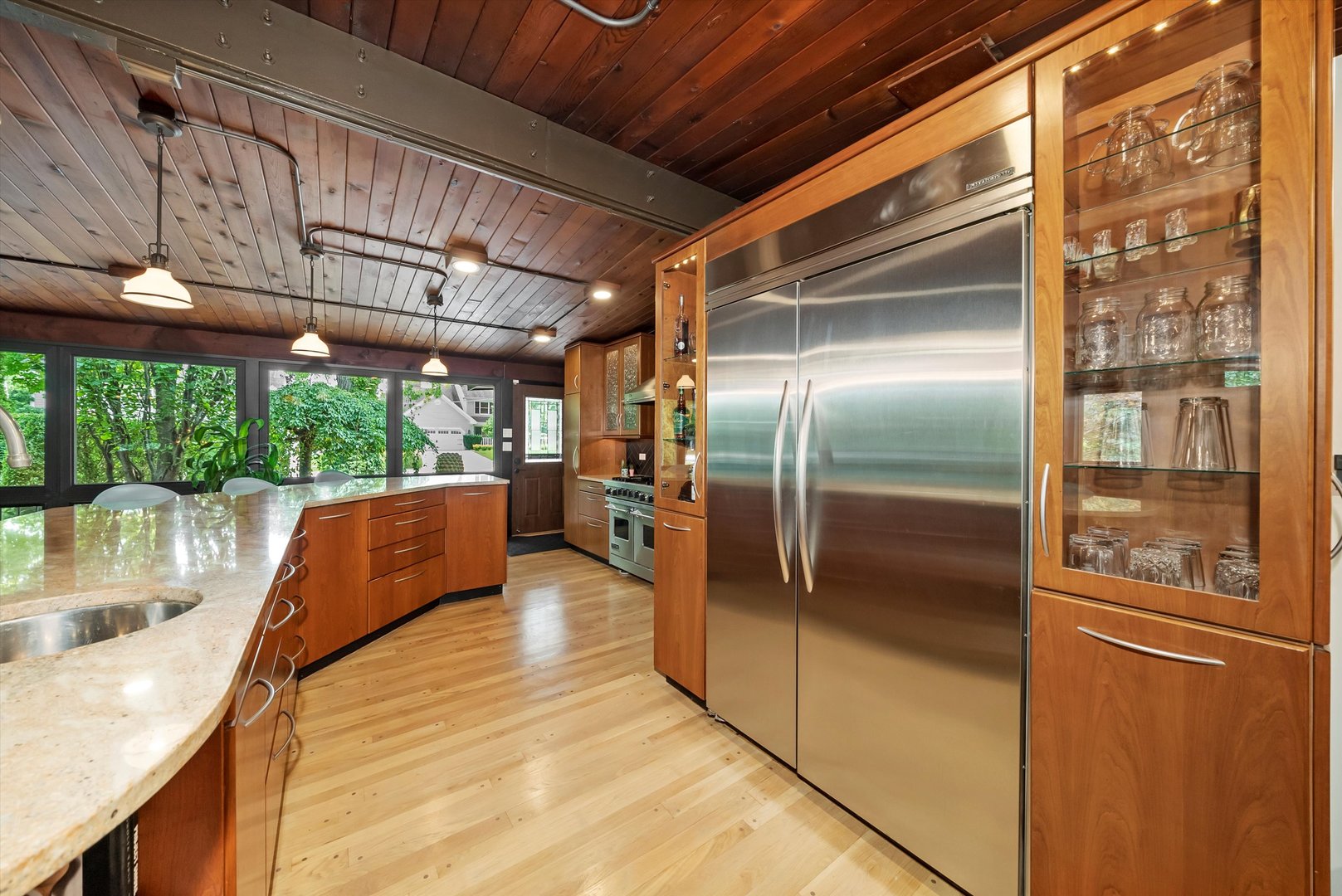 824 W Dorset Avenue W