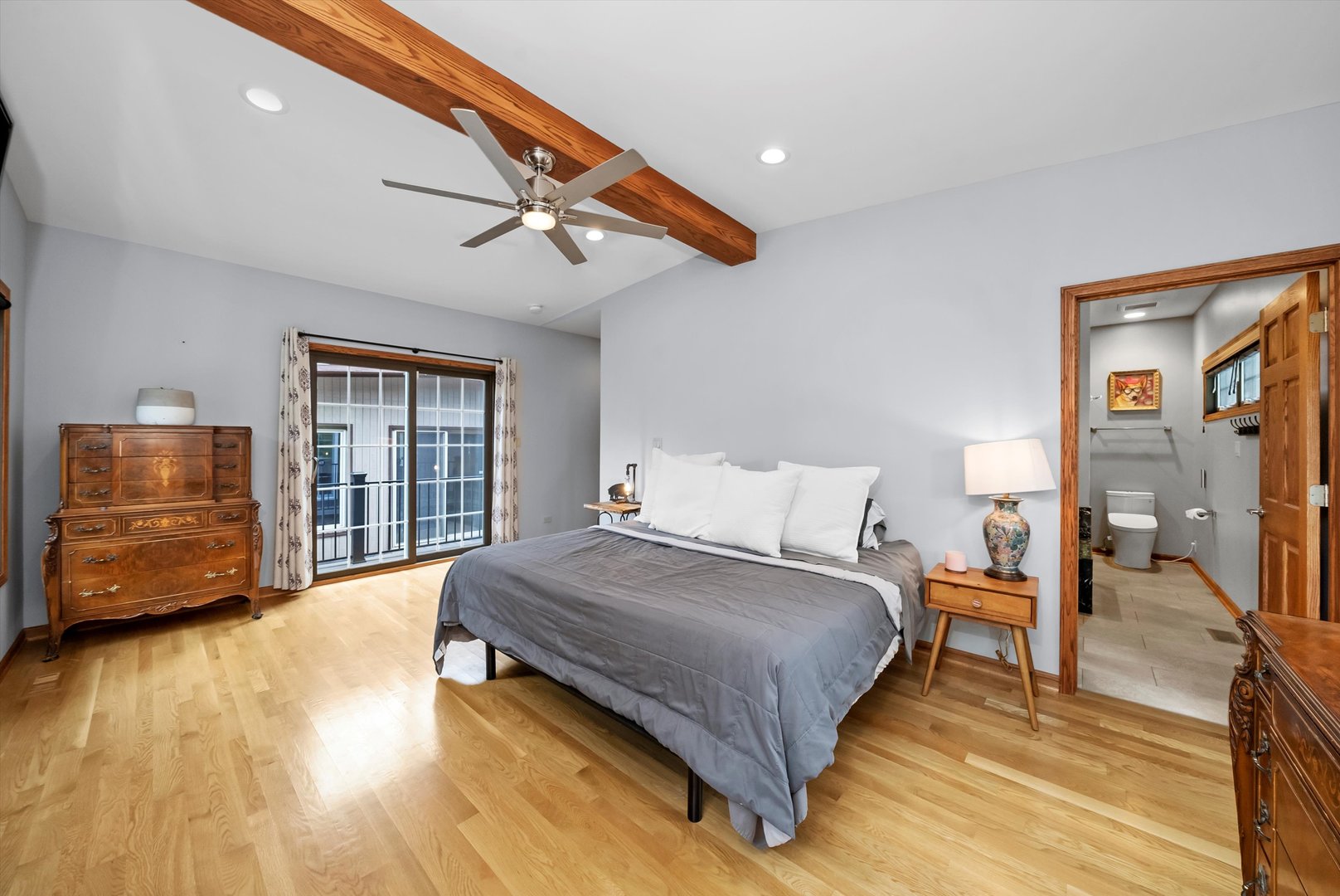 824 W Dorset Avenue W