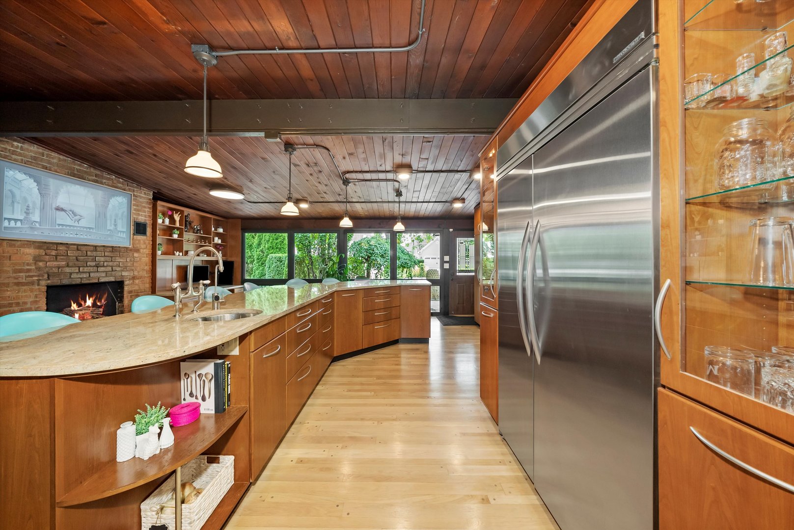 824 W Dorset Avenue W