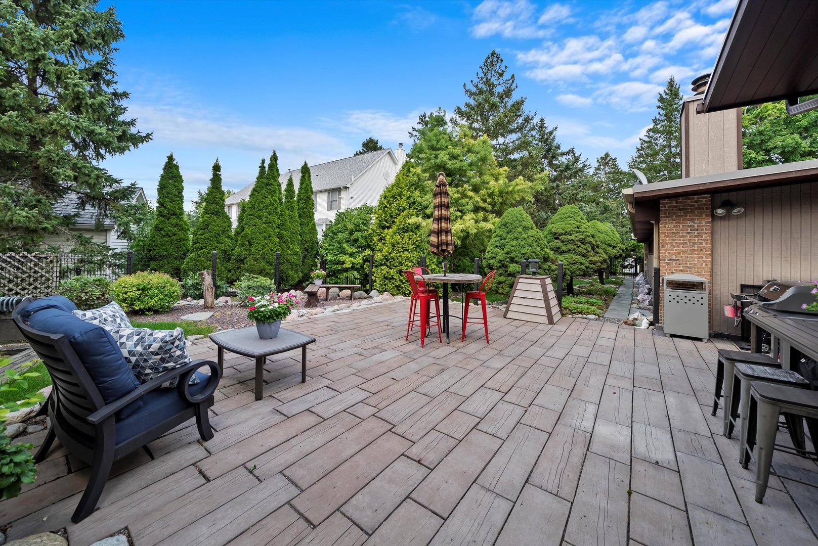 824 W Dorset Avenue W