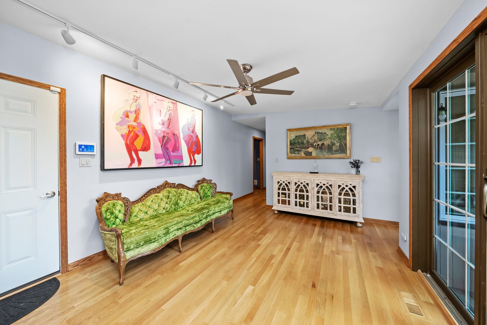 824 W Dorset Avenue W