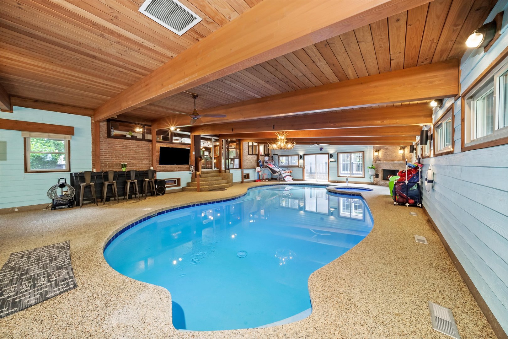 824 W Dorset Avenue W