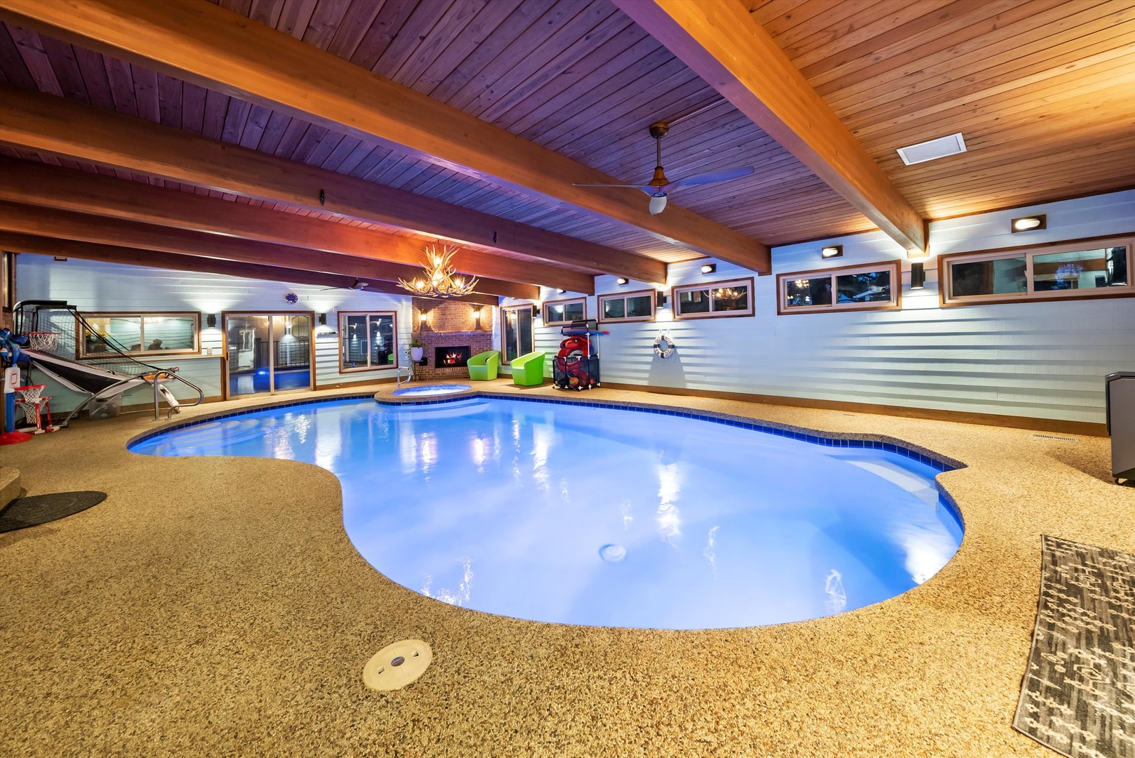 824 W Dorset Avenue W