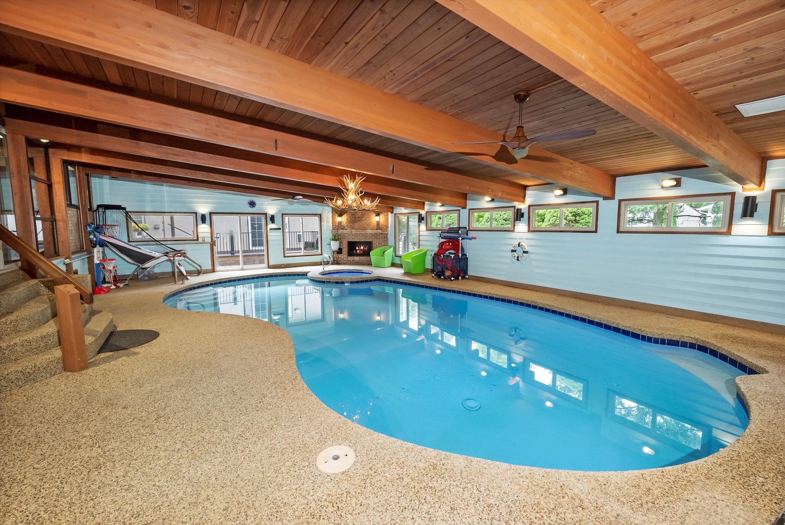 824 W Dorset Avenue W