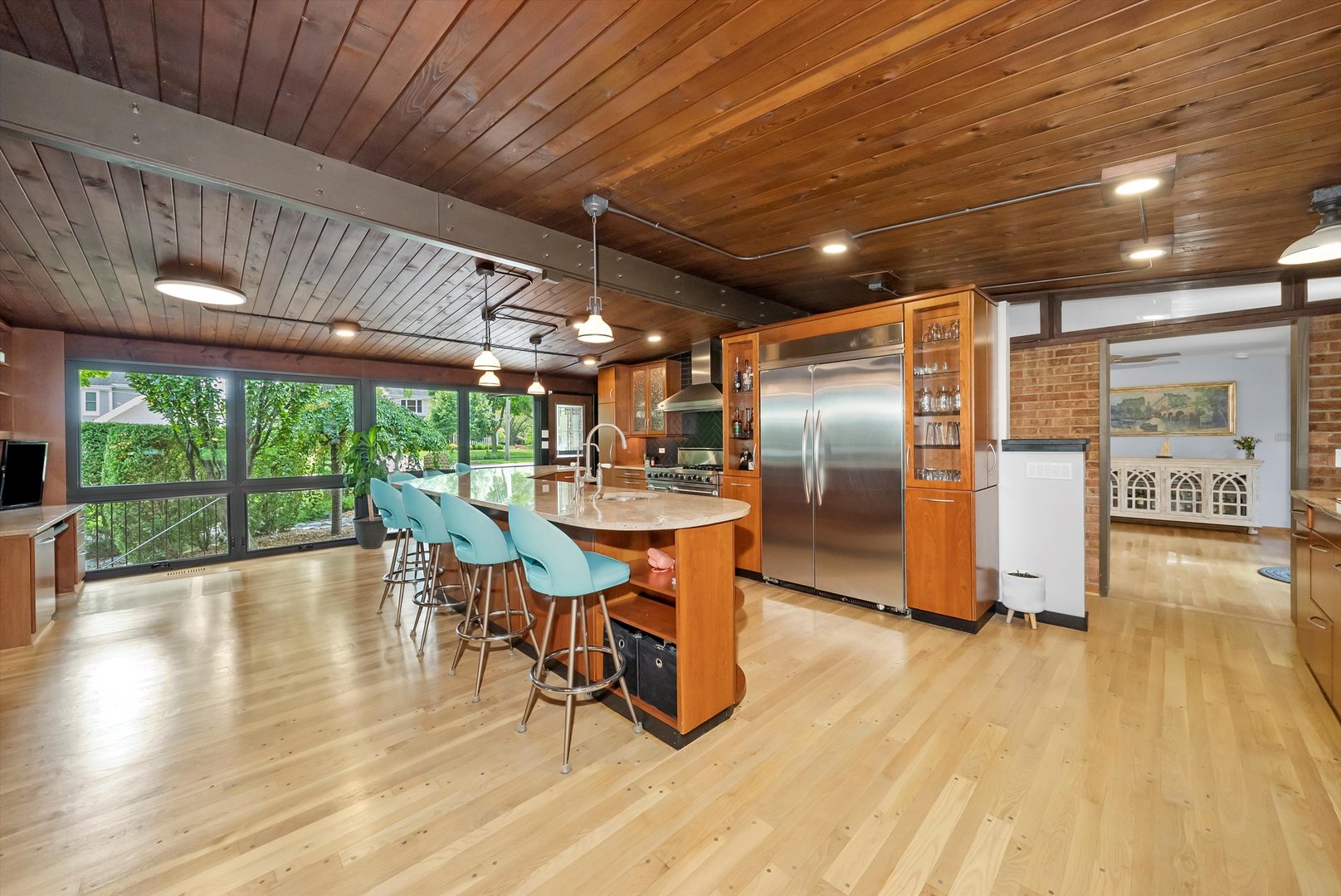 824 W Dorset Avenue W