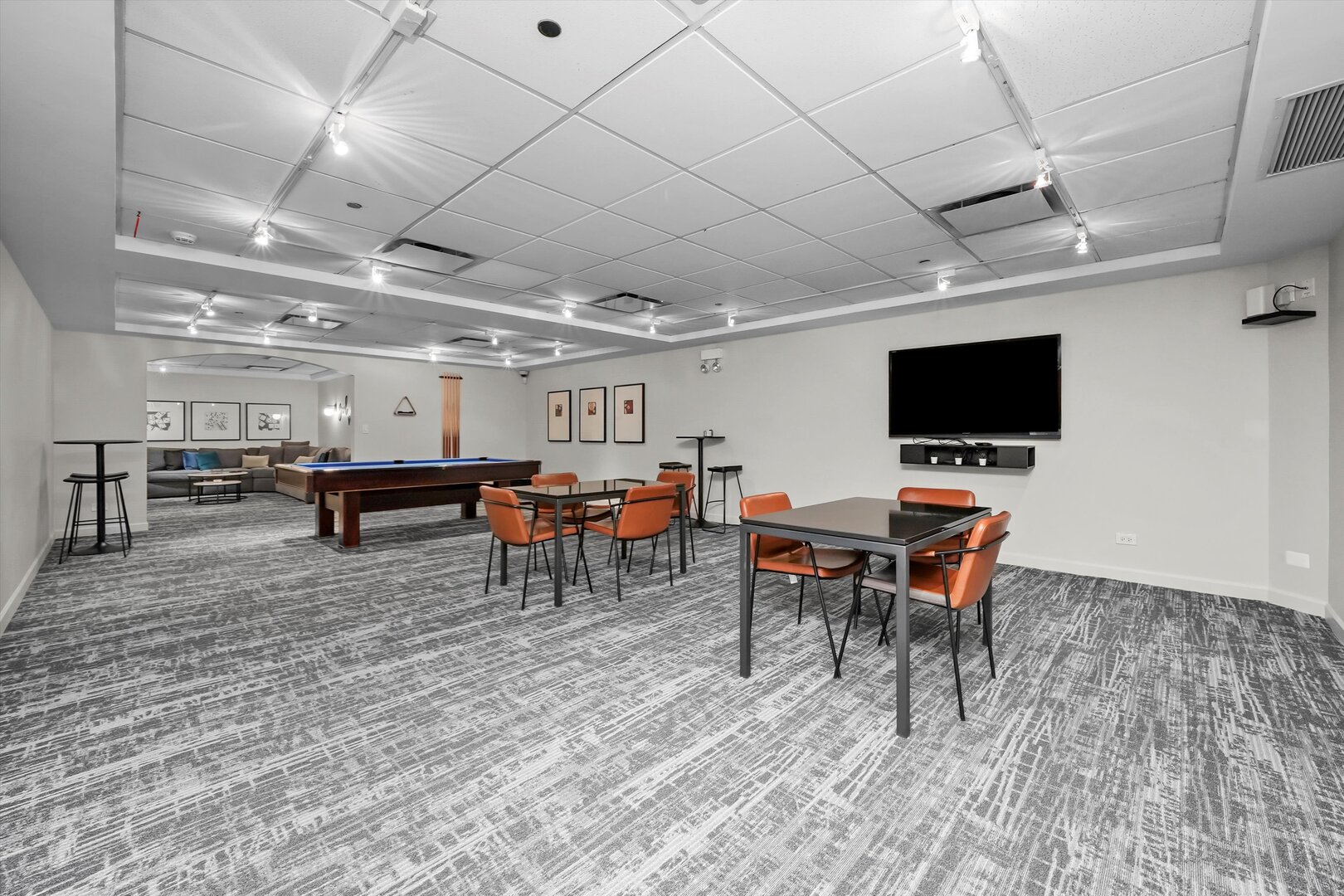 30 E Huron Street Unit: 1106