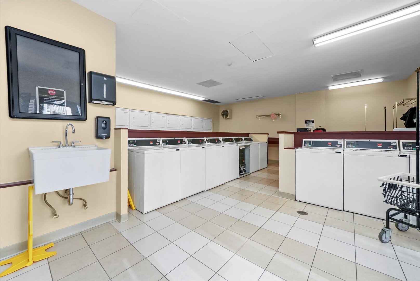 30 E Huron Street Unit: 1106