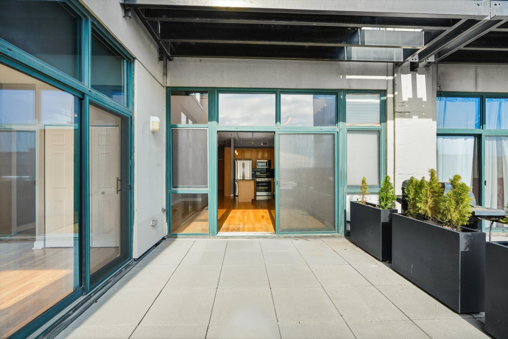 221 E CULLERTON Street Unit: 928