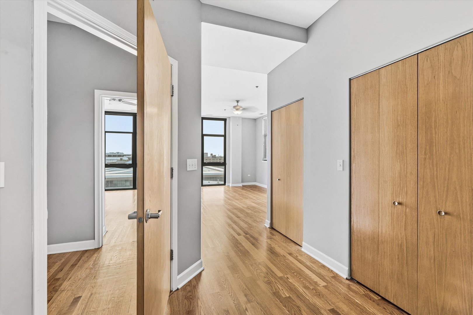 221 E CULLERTON Street Unit: 928