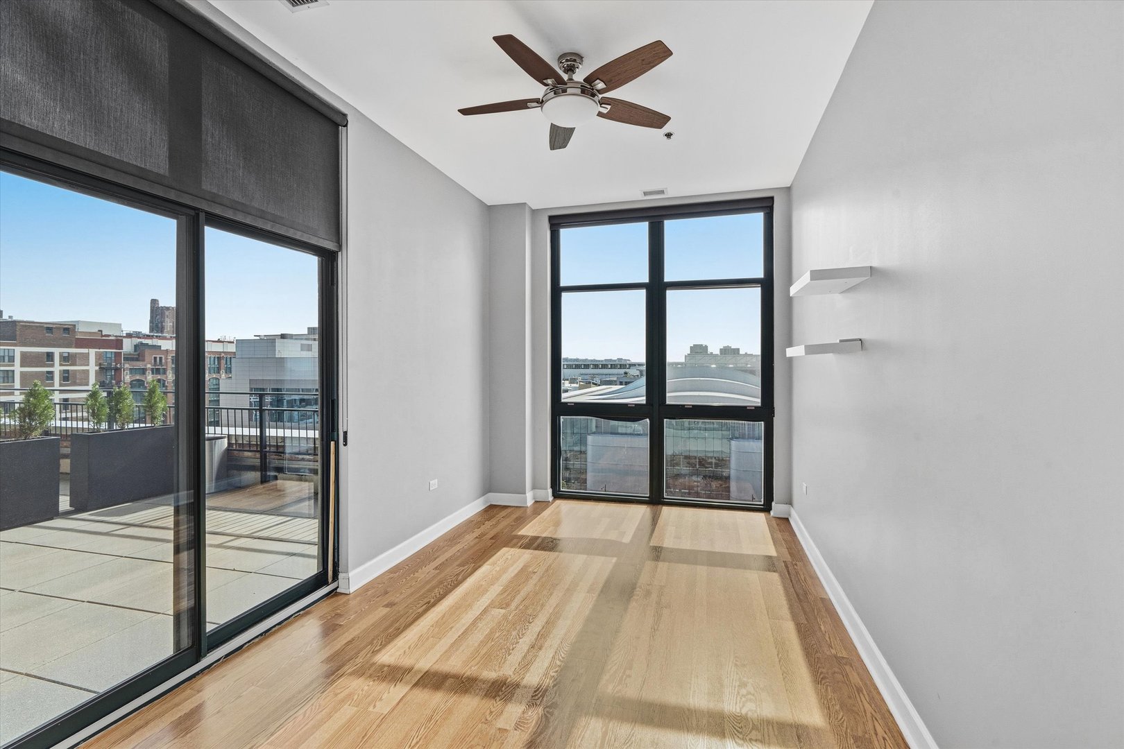 221 E CULLERTON Street Unit: 928