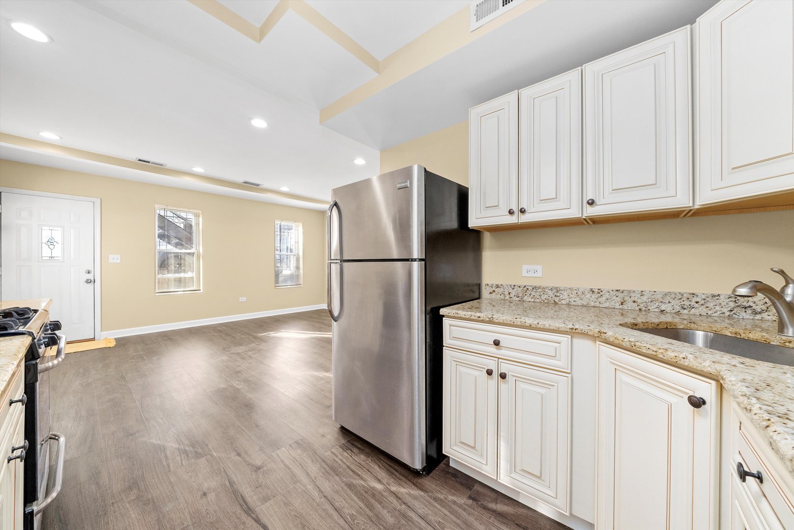 552 W Cullerton Street Unit: G