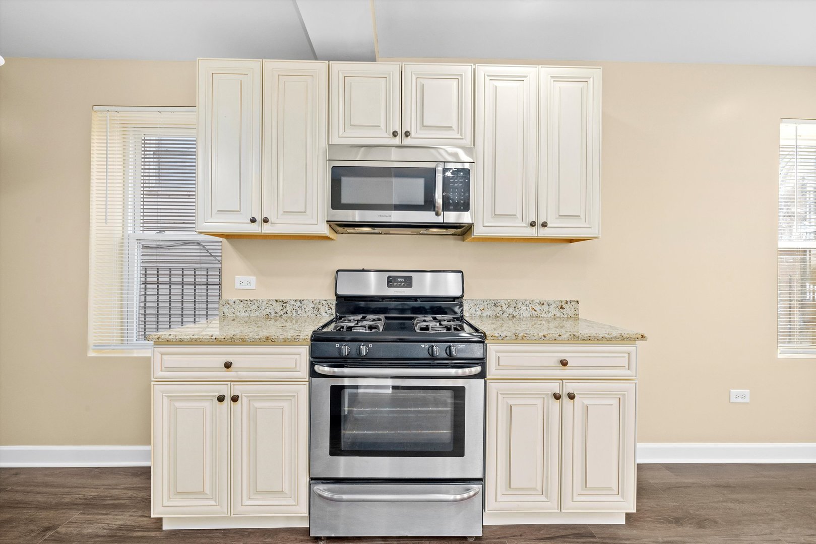 552 W Cullerton Street Unit: G