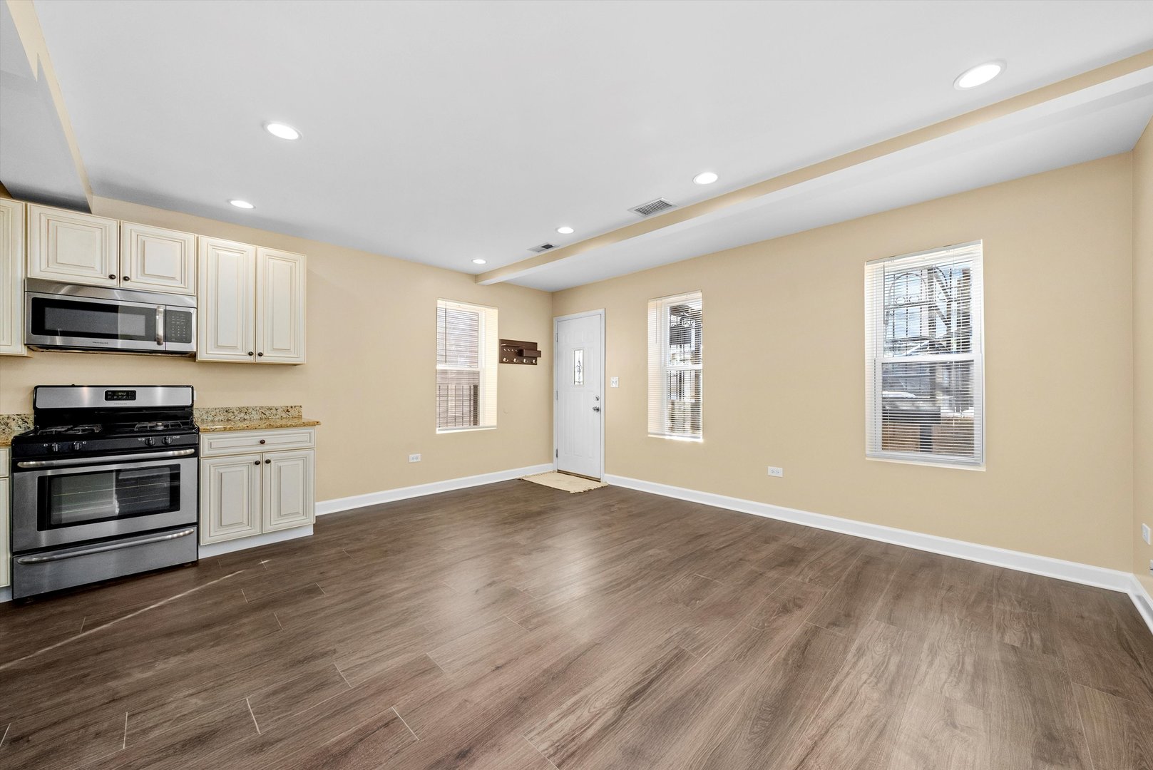 552 W Cullerton Street Unit: G