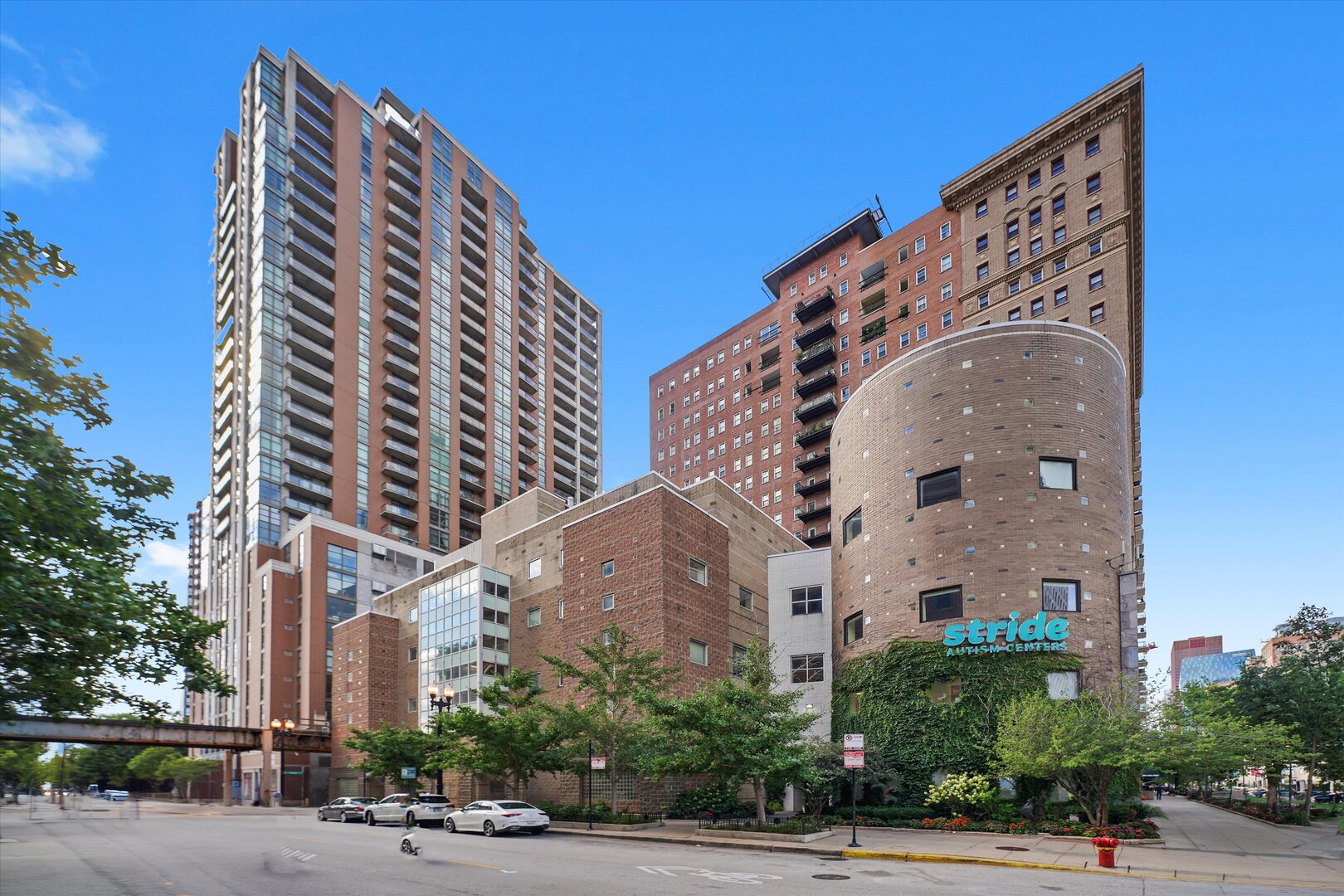 40 E 9TH Street Unit: 707