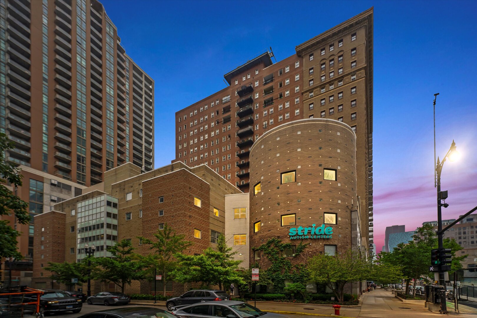 40 E 9TH Street Unit: 707