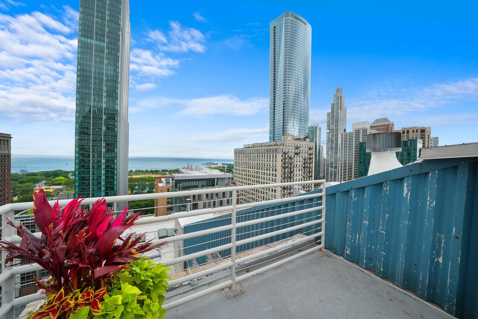 40 E 9TH Street Unit: 707