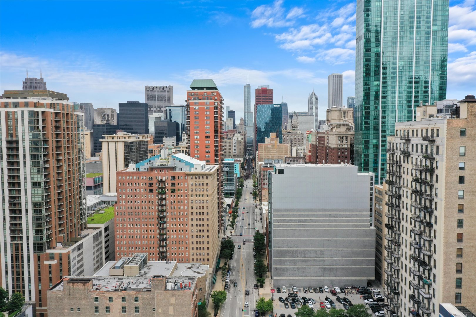 40 E 9TH Street Unit: 707