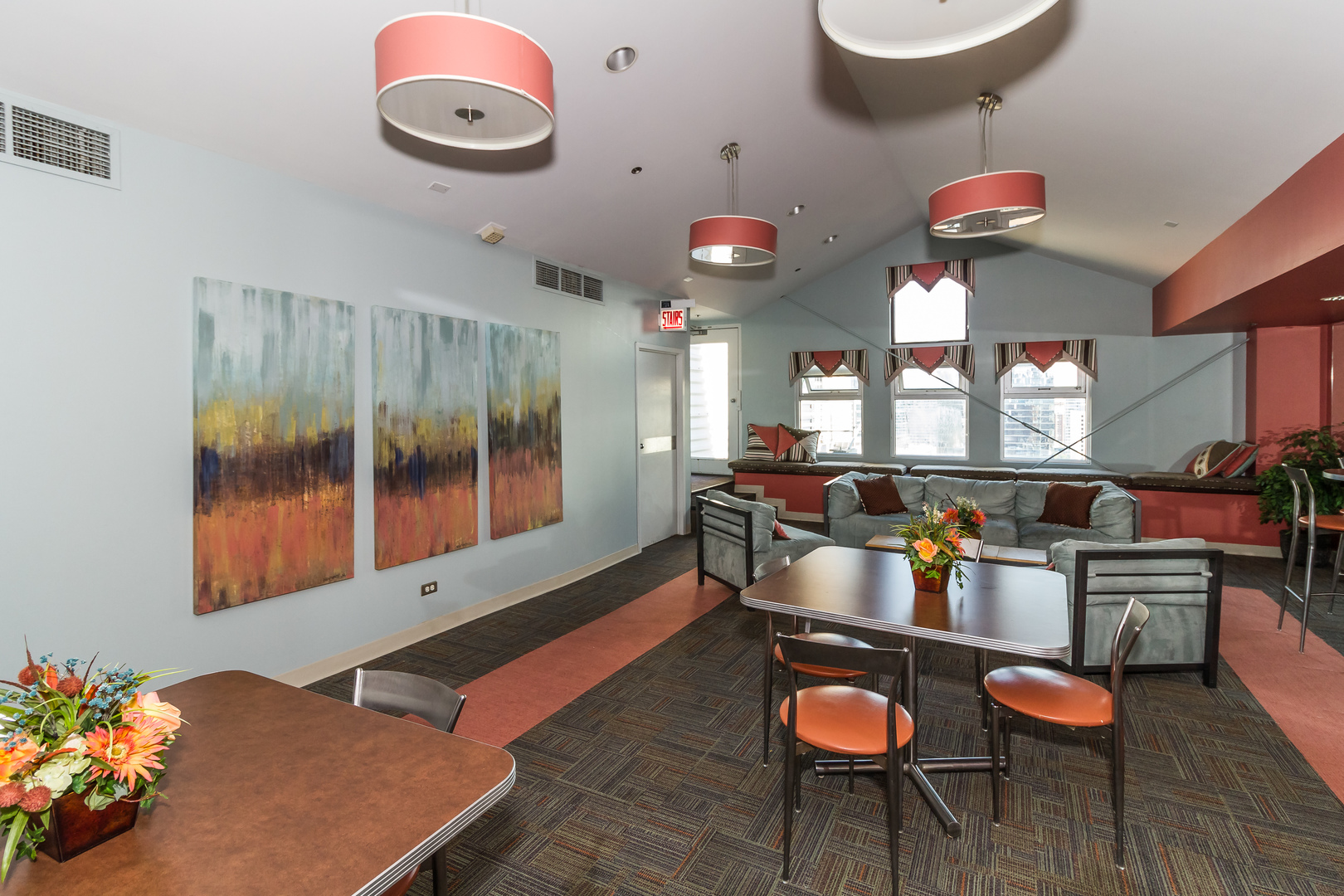 40 E 9TH Street Unit: 707