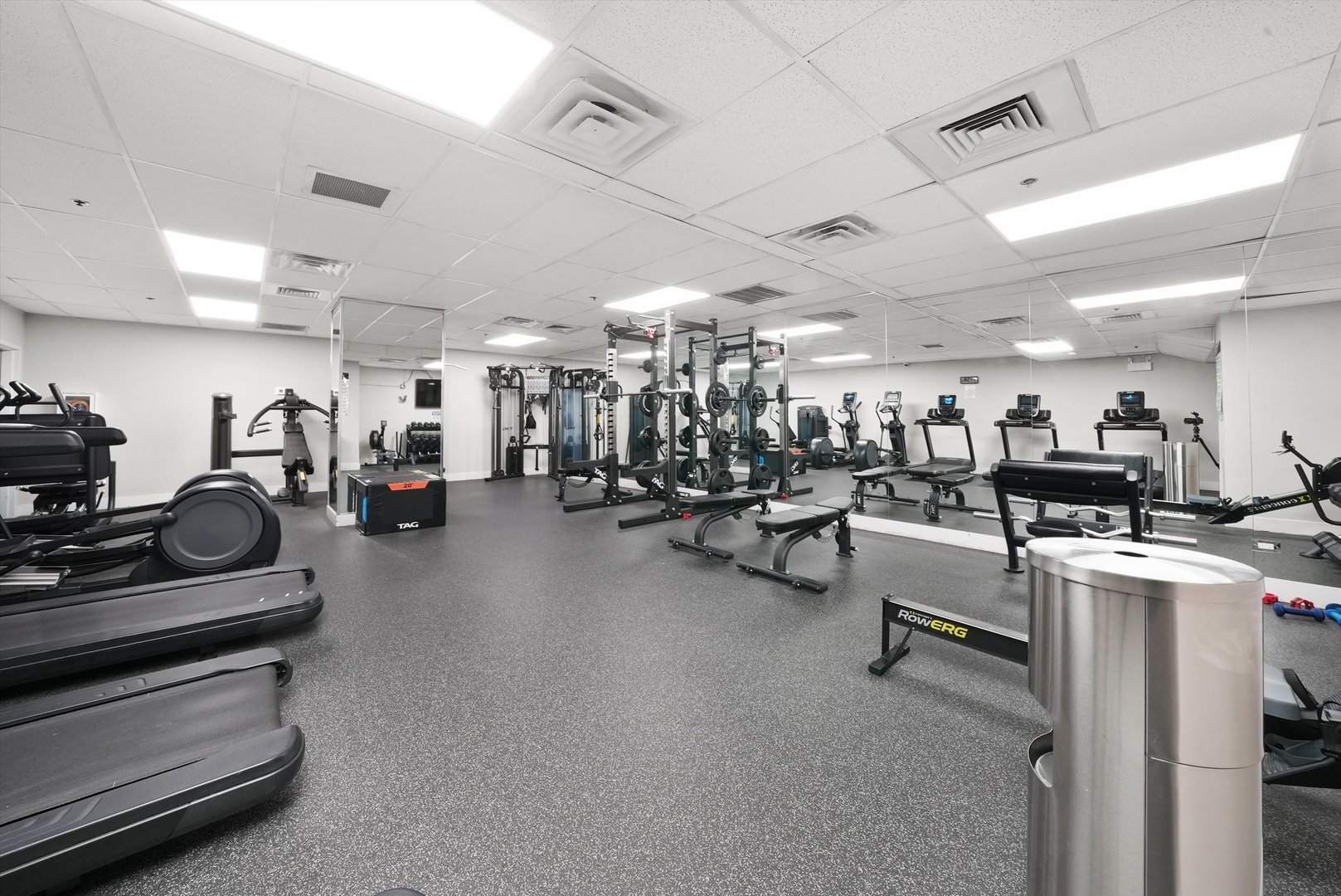 40 E 9TH Street Unit: 707