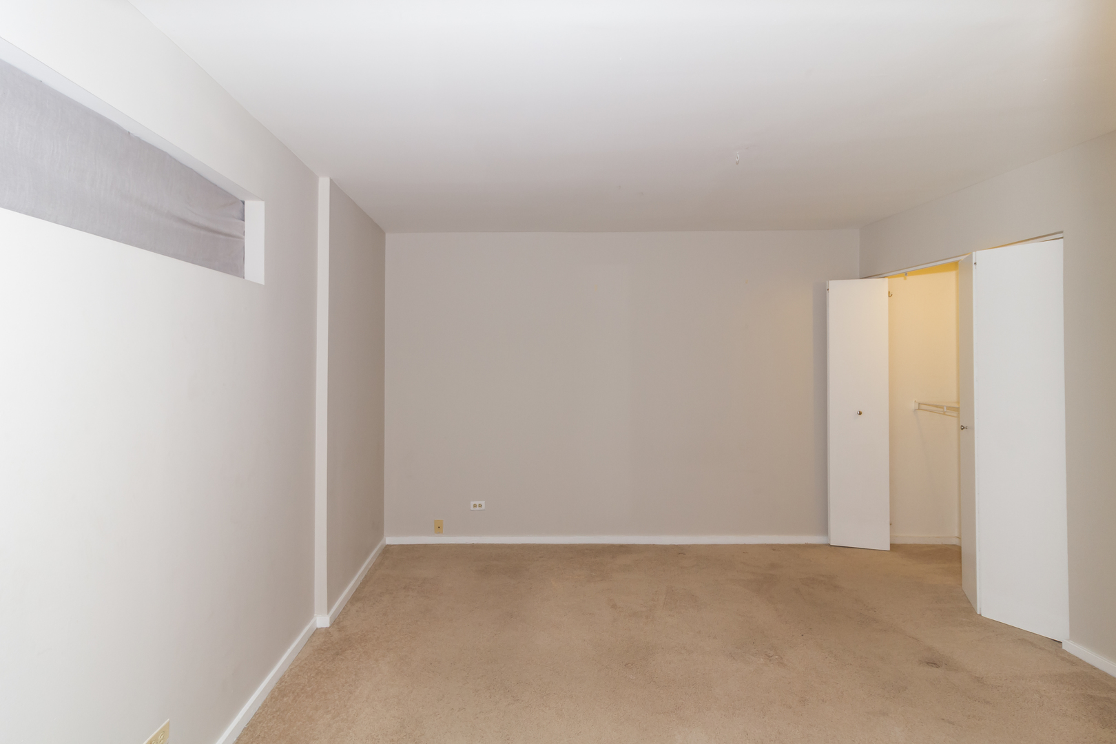 40 E 9TH Street Unit: 707